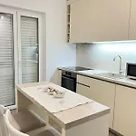 Daire Apartments *