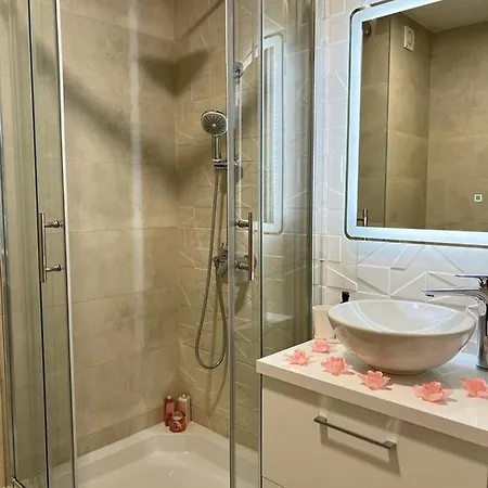 Apartments * דוברובניק